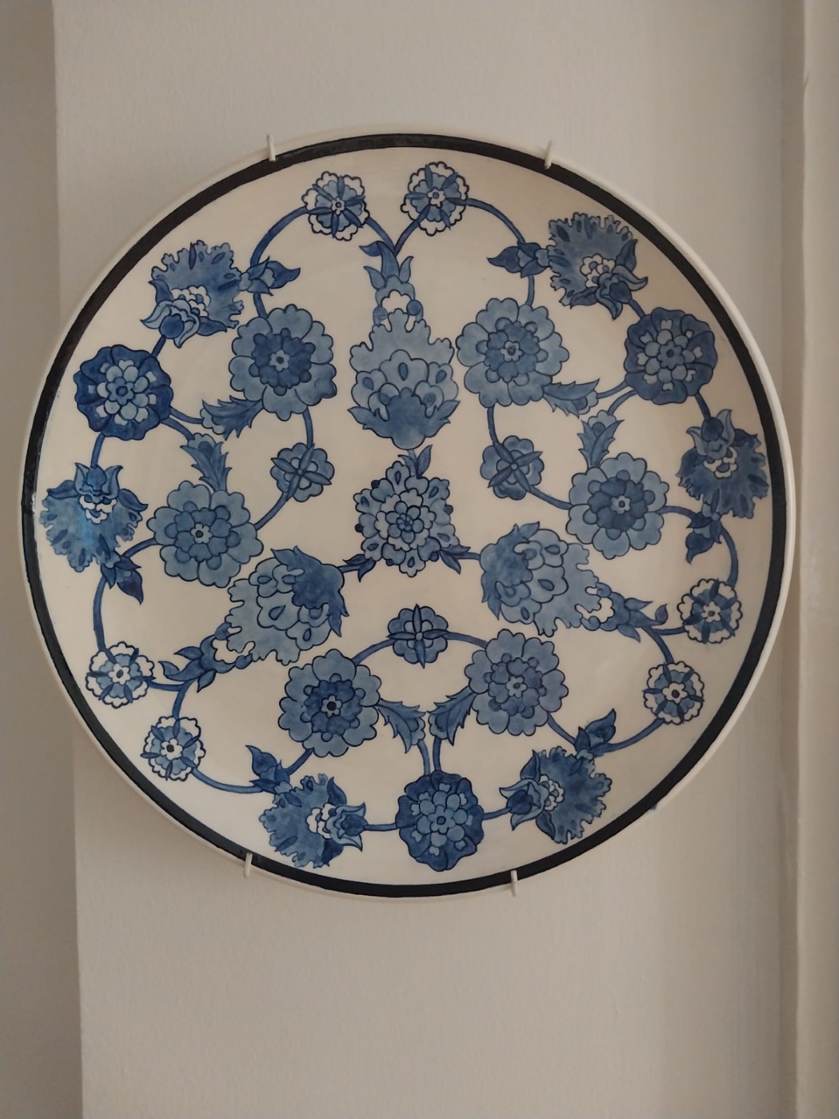 Mavi beyaz dekoratif çini tabak  - Görsel 1