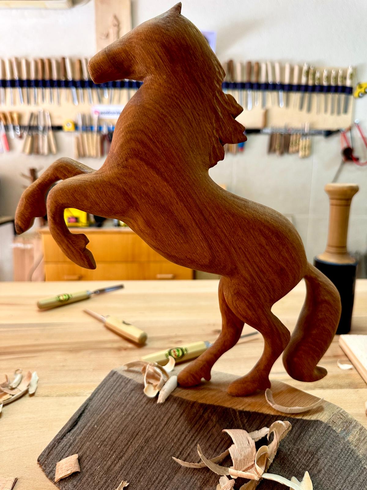 Şahlanan at - Görsel 1